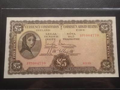 2026三月第四期，总221期 - 爱尔兰1939年5镑流通好品XF，稀有的“爱尔兰货币管理局”抬头，下方有英爱两国货币互换协议的版本，爱尔兰人格化象征“拉维利夫人”