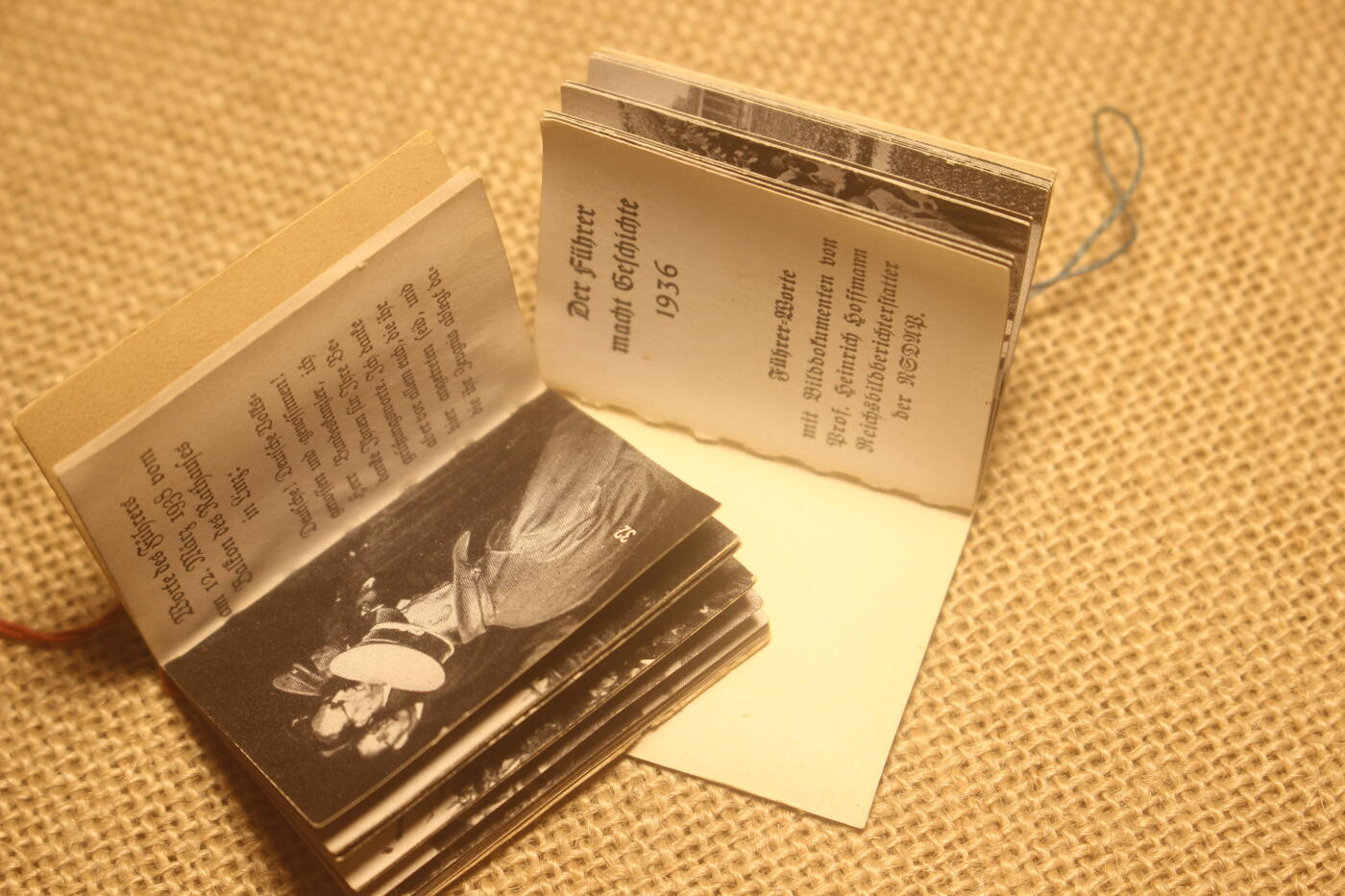 2026.4.2德系小拍卖 德三《元首》系列袖珍书，年代久远纸张略有痕迹，无破损 