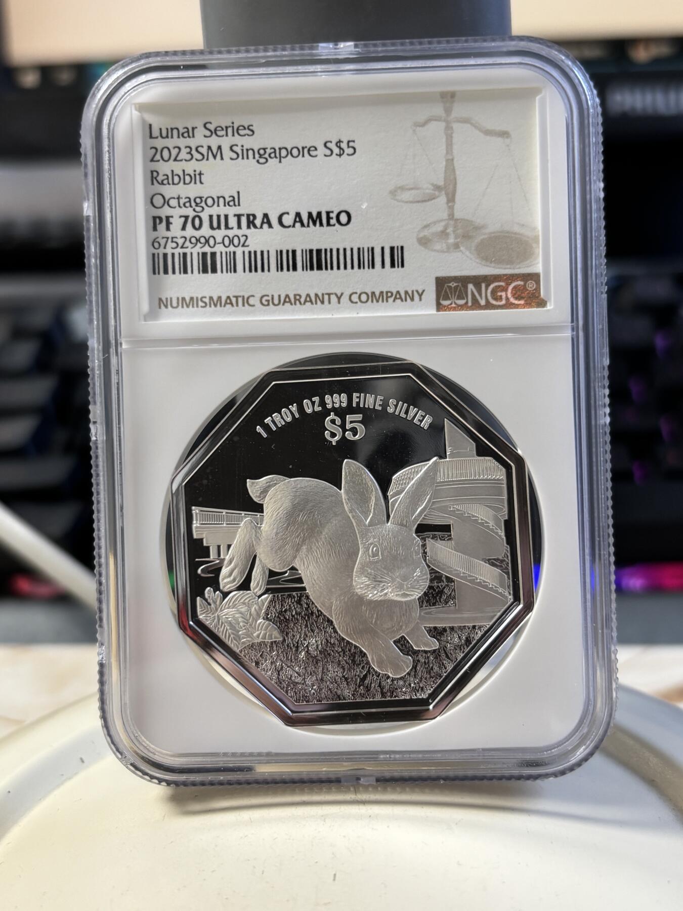 第194期拍卖 新加坡2023年十二生肖兔年银币3枚套NGC-PF70，1盎司/1盎司/1/4盎司，999银，发行2000套，无盒证