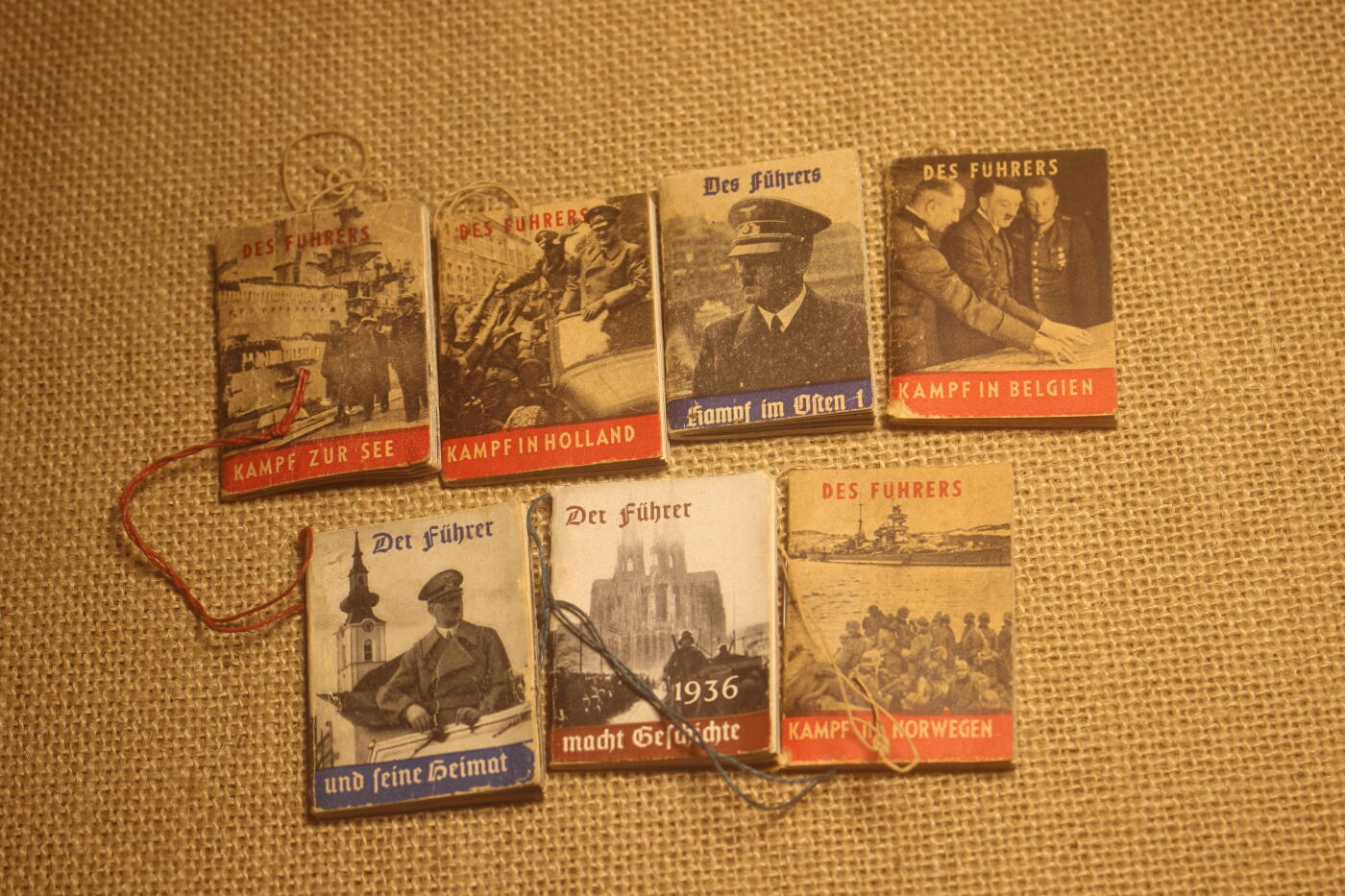 2026.4.2德系小拍卖 德三《元首》系列袖珍书，年代久远纸张略有痕迹，无破损 