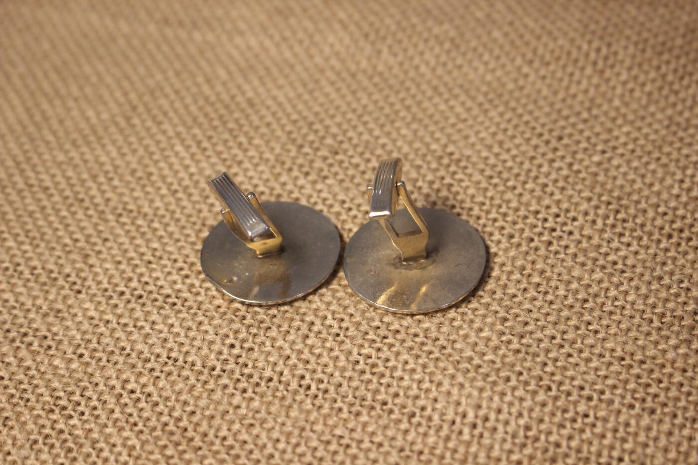 2026.4.2德系小拍卖 德皇威廉一世肖像袖扣，日常使用品相，背部支架轻微变形，结构无损，镀金层有些许剥落