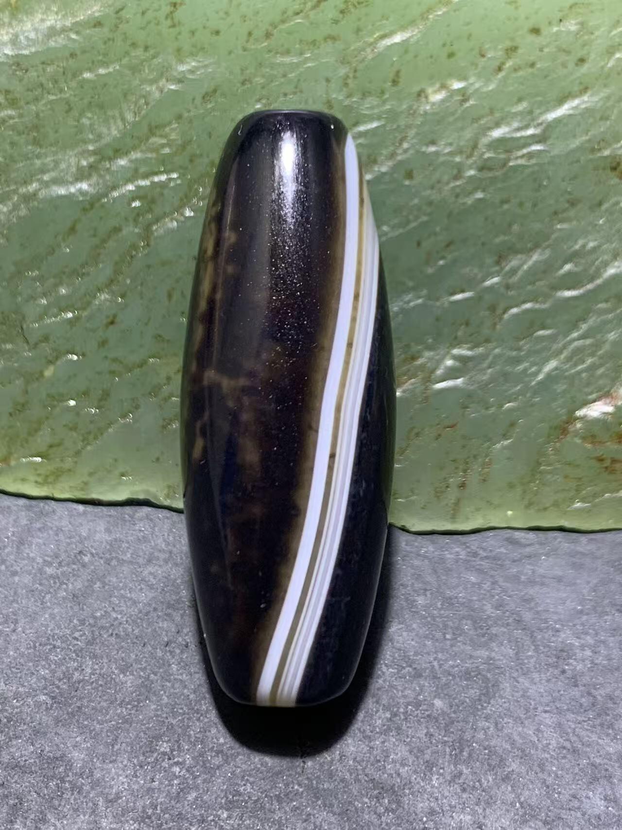 精美罕见一眼靠山图案药师玛瑙随形桶珠一个