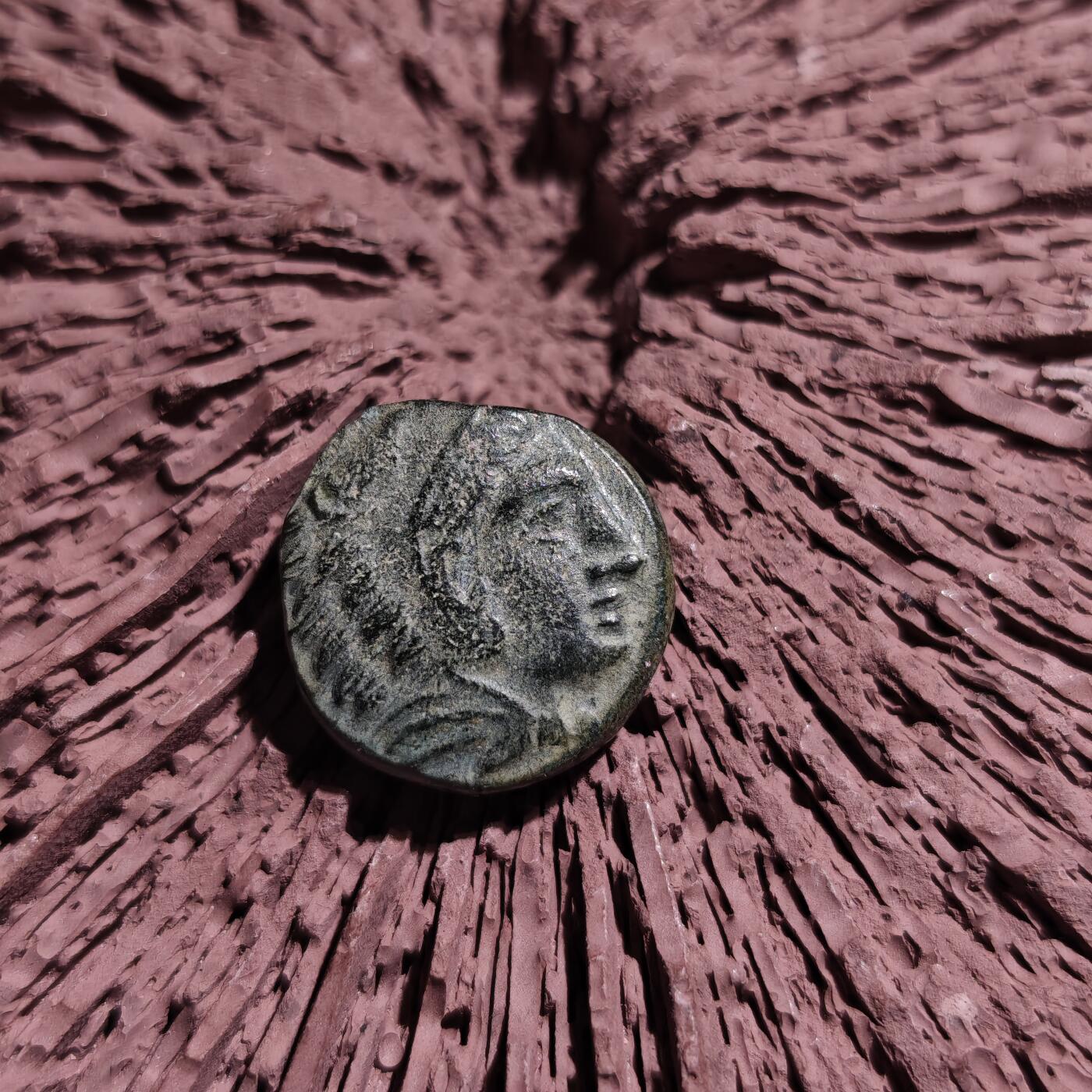 大象古币古希腊古罗马钱币专场首次拍卖1 古希腊马其顿王国亚历山大大帝大力神赫拉克勒斯铜币黑皮壳 公元前336-前323年 大力神头戴狮皮盔头像，背面是大力神的武器弓箭袋和狼牙棒