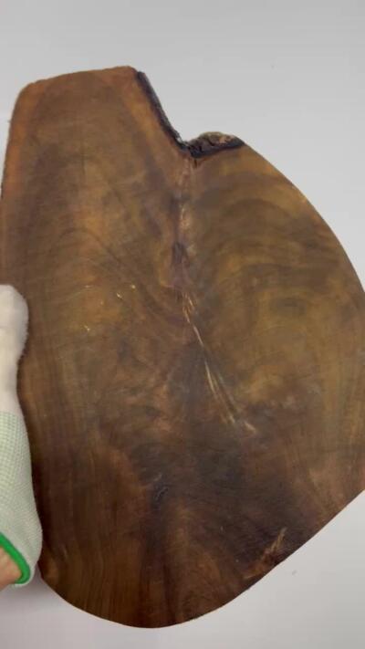 零元拍：金丝楠 干泡台，无需打磨就已经金光闪闪。满金丝药香，尺寸约：31.5/22/2.5CM。