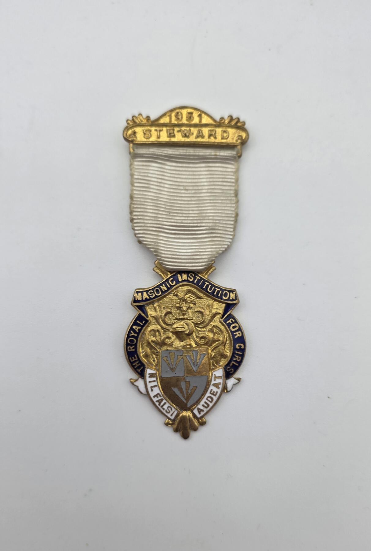 共济会拍卖专场 共济会-1951年皇家女童徽章