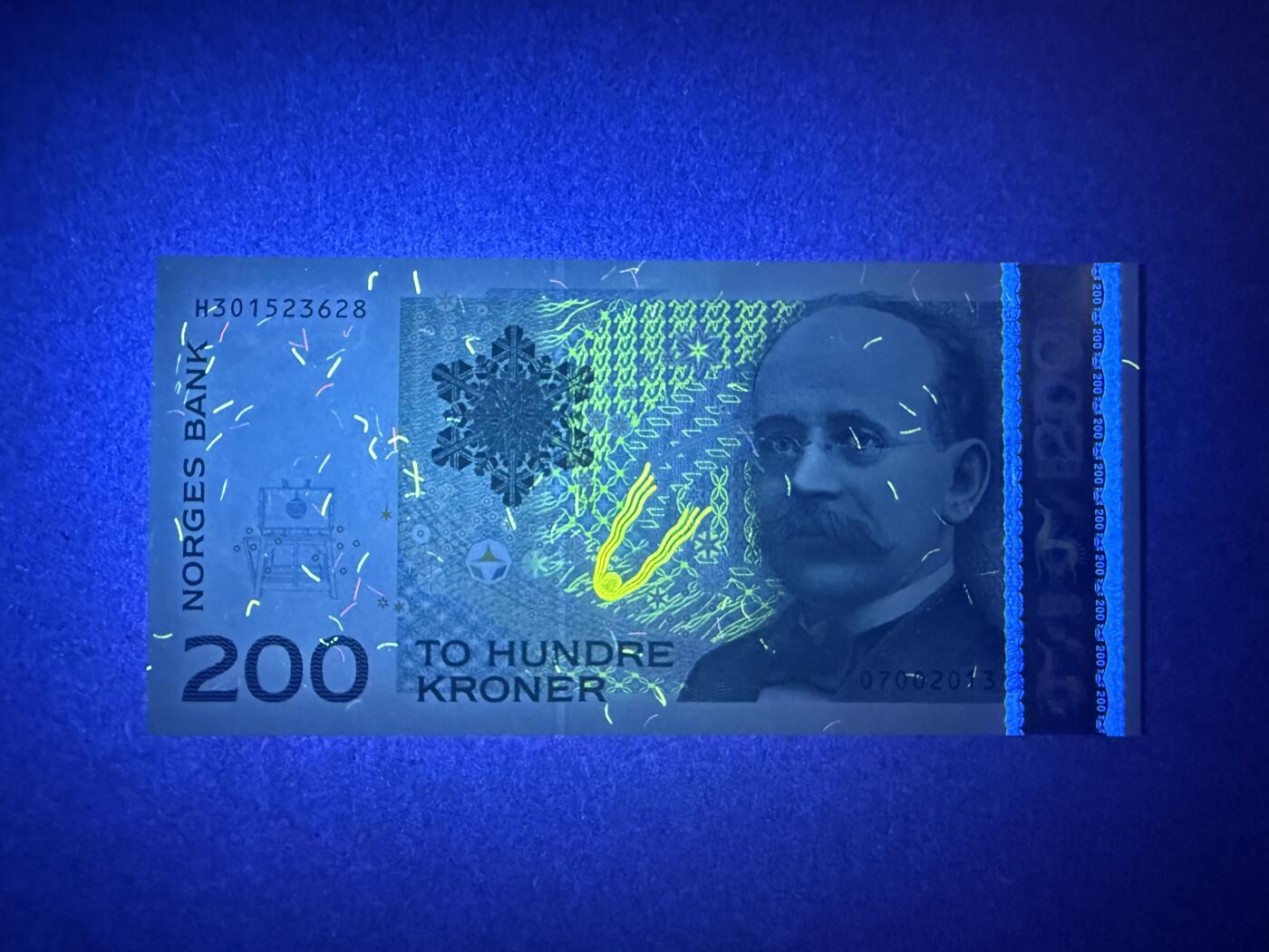 《艾美收藏》第238期-3.29周日外币畅拍场 挪威200克朗 UNC 2013年 挪威物理学家伯克兰 无47尾8