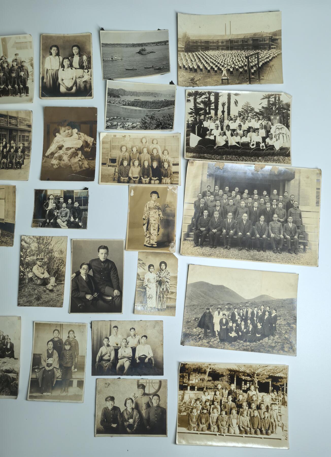 小驴勋章奖章收藏3月28日周六晚六点拍卖（珍爱和平，收藏战争，铭记历史，勿忘国耻，忠党爱国。有偿代拍，送拍规则在简介最后，参拍须阅读规则后再参拍，关系到运费包装发货时效真假辨别等关键信息，拍卖时不再发原图，看大图店主微信码在拍卖店铺介绍里）