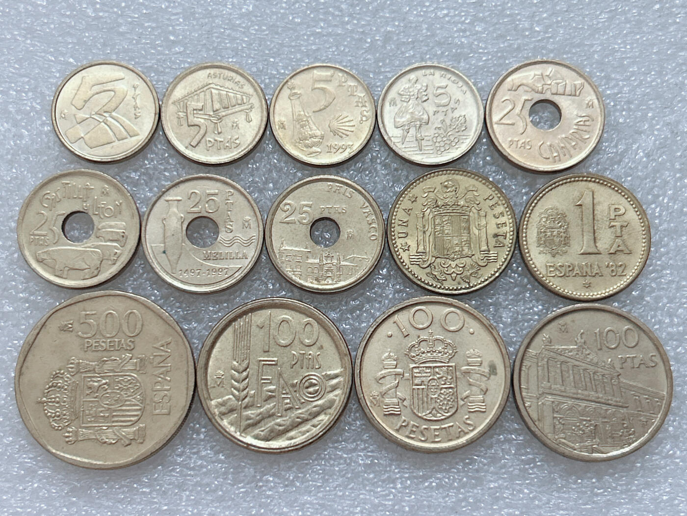 第一海外回流一元起拍收藏 散集专场  第307期 西班牙不同版本黄铜币 14枚