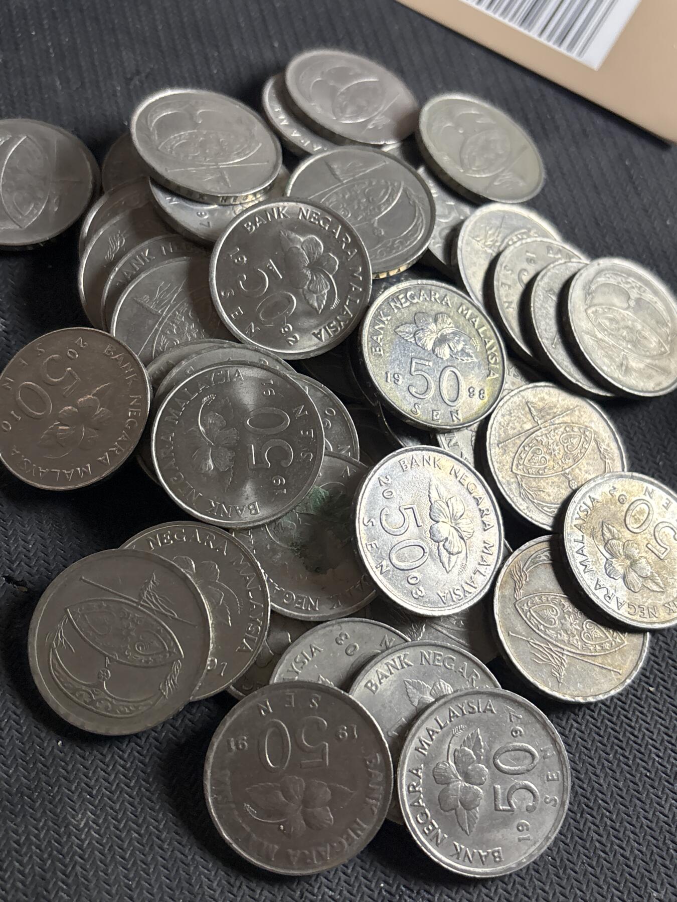 文馨钱币收藏第 298 场，长期接代拍业务 原光，带光马来西亚民俗版各年份 50分一组 50 枚