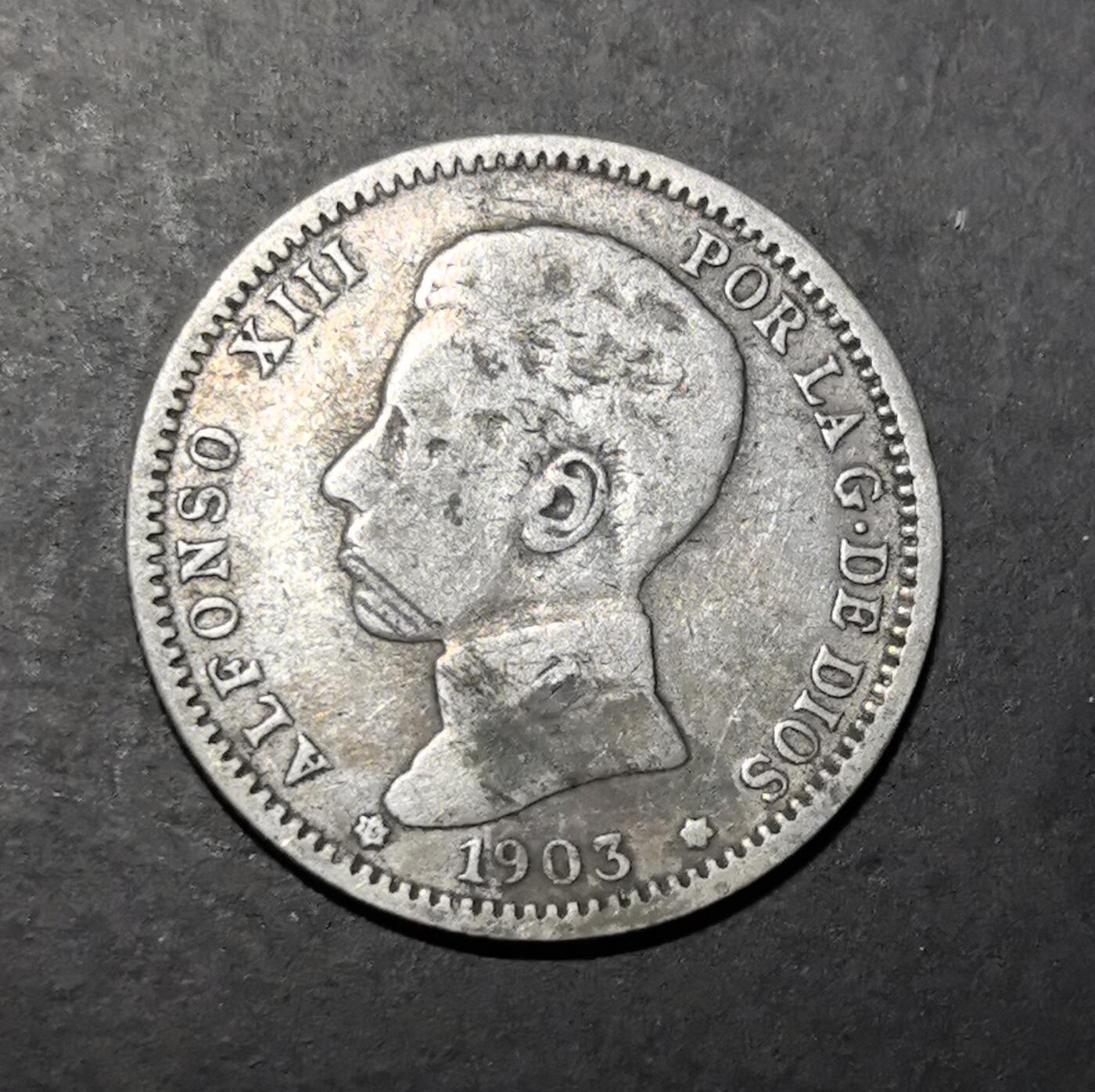 外国优质老铜币银币苏联纪念章，每周六晚九点倒数截拍，满百包邮可寄存，持续收拍 西班牙1903 年阿方索十三世 1 比塞塔银币，正面为少年国王肖像，背面是西班牙国徽，见证波旁王朝末期历史，银质老币，岁月痕迹更显收藏韵味。