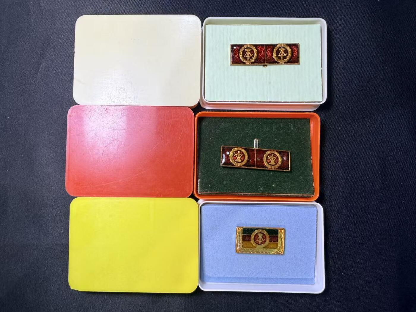 云宸嘉赏-勋臻文献佳藏优品精选场次（低佣 转发佣金红包） 民主德国劳动荣誉奖章一组带原盒 