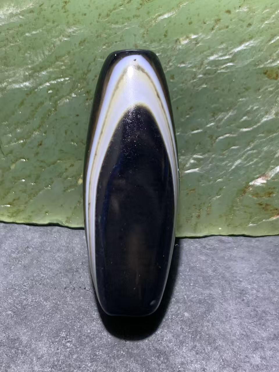 精美罕见一眼靠山图案药师玛瑙随形桶珠一个