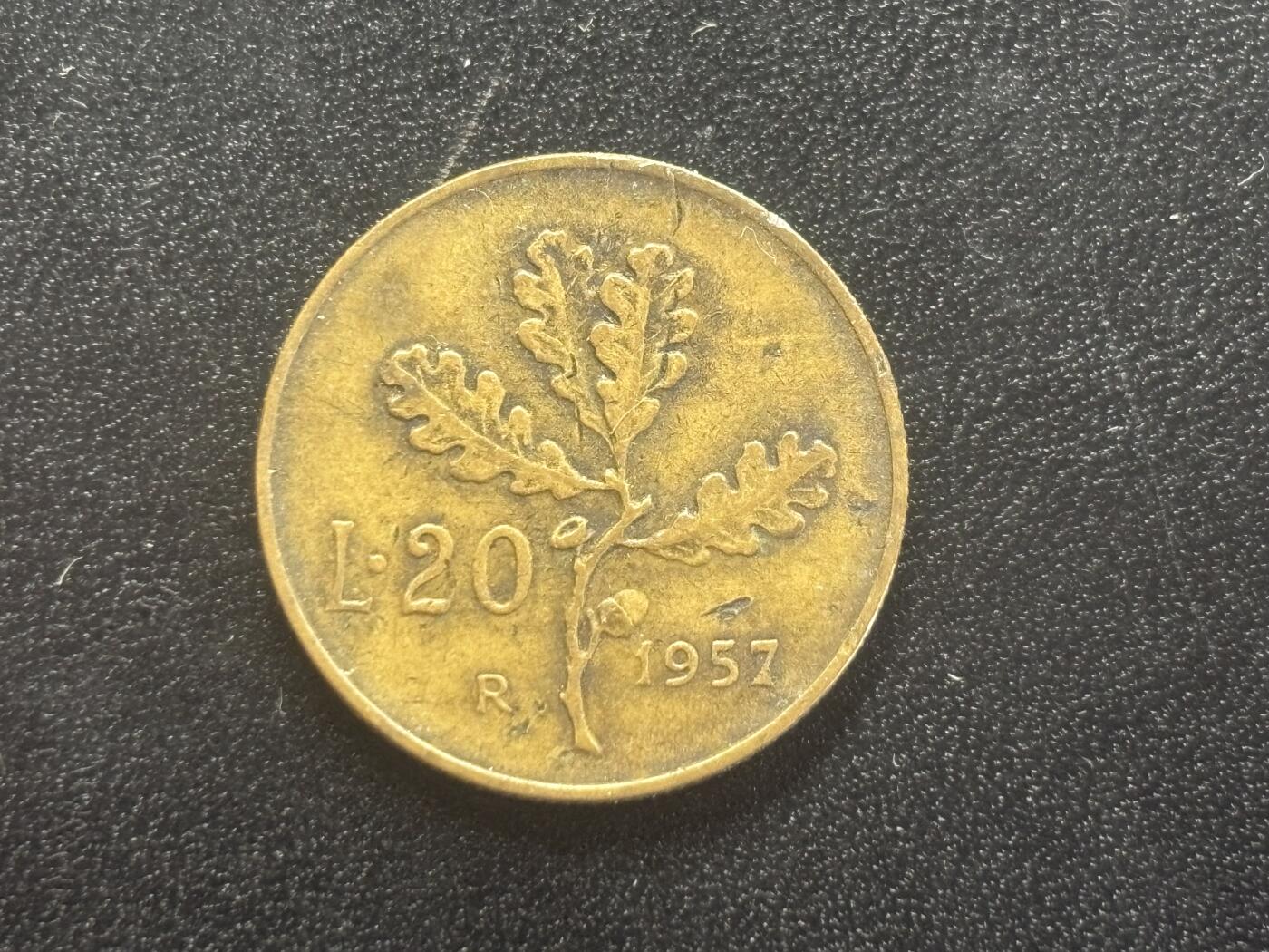 邮泉阁邮票限时拍卖第四十四场 （邮票在国外，请付邮费6元） 意大利1957年20里拉宽7