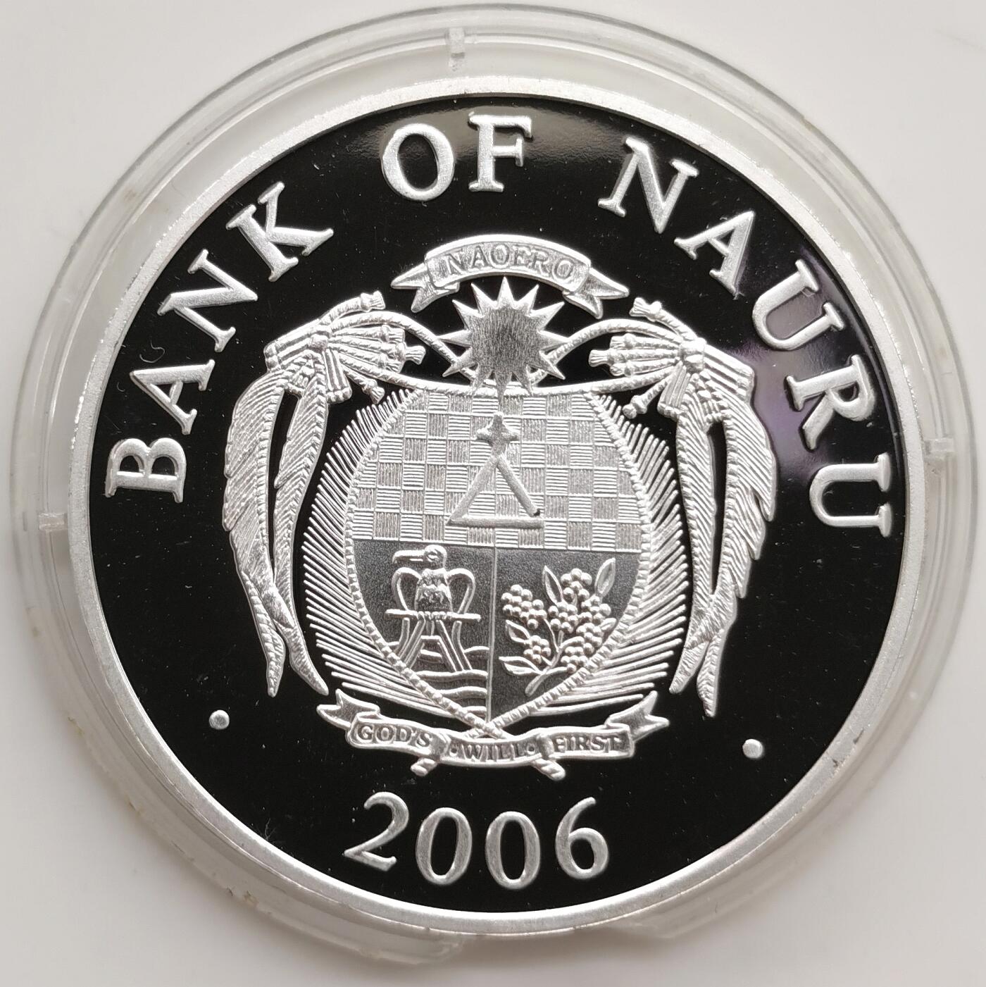 博洋堂“芳菲春韵”3月精品大拍专场暨第166期（全场包邮） 瑙鲁2006年10元带镀金插件反向精制银币 欧洲地标-圣地亚哥·德·孔波斯特拉大教堂（西班牙） 1盎司999银 发行量：7千5百