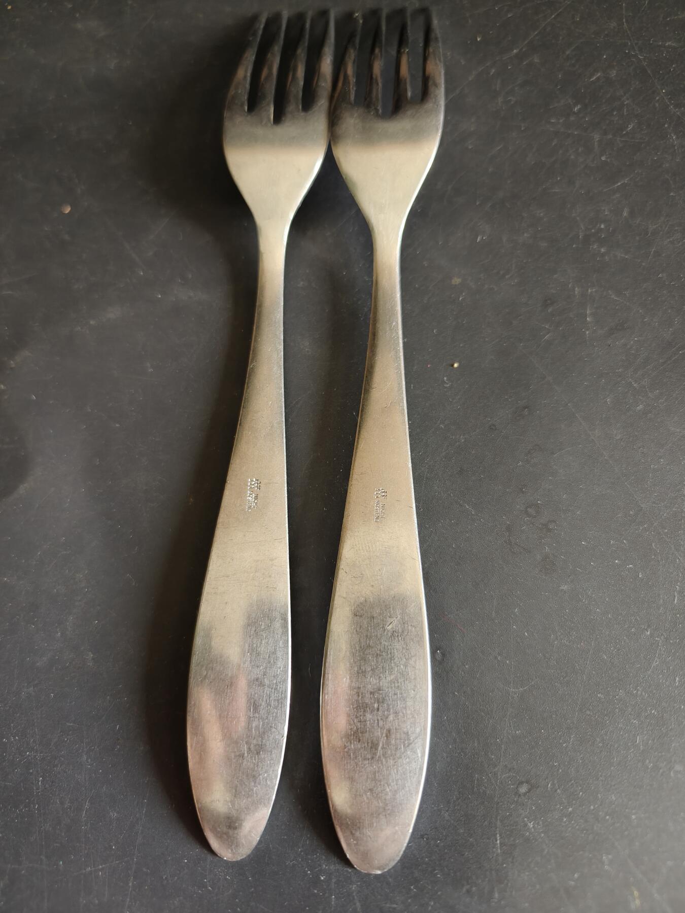 老王徽章第190期 德三SS不锈钢餐叉一组     带厂标     长度约20cm      重量76.7g