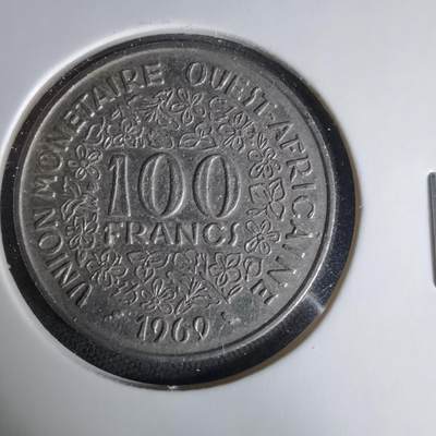 沼泽如烟--第1037场 - 西非1969年100法郎