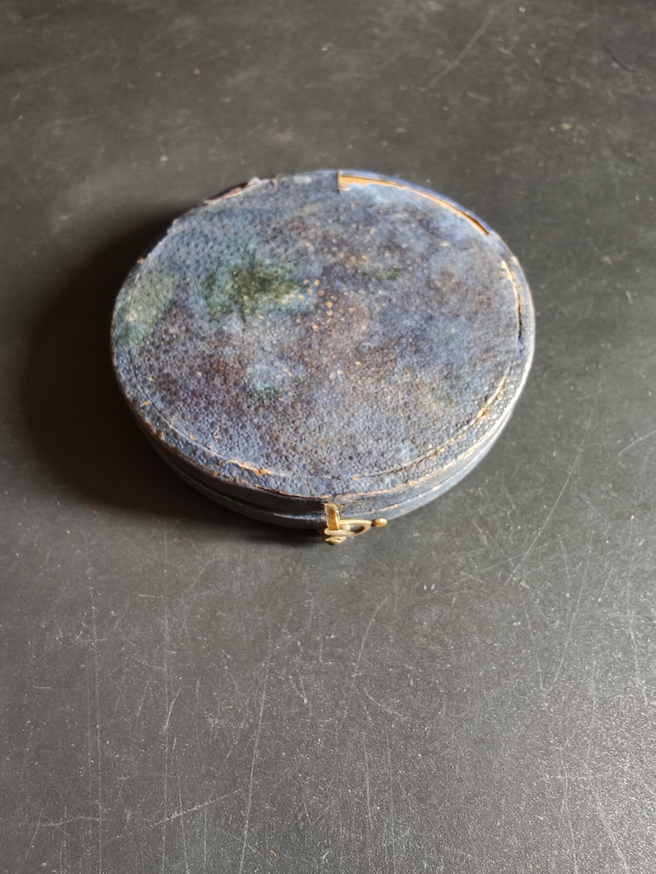 老王徽章第190期 法国战争部战争准备大铜章     原盒    盒子扣不严     直径50mm     重量66g