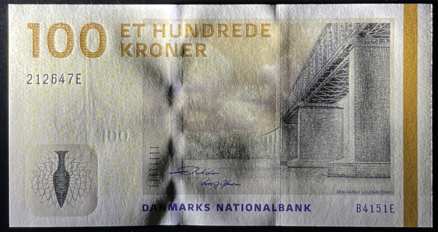 小福收藏拍卖第203期 裸钞场 本期有多张豹子号靓号 仅发行1000枚亚克力砖封蒙古20000图格里克帝国800周年纪念钞 瑞士200法郎 百慕大样钞洋葱冠全套 巴林首版大全套 卡塔尔四张套 越南 保加利亚 马其顿等多国精美纸币