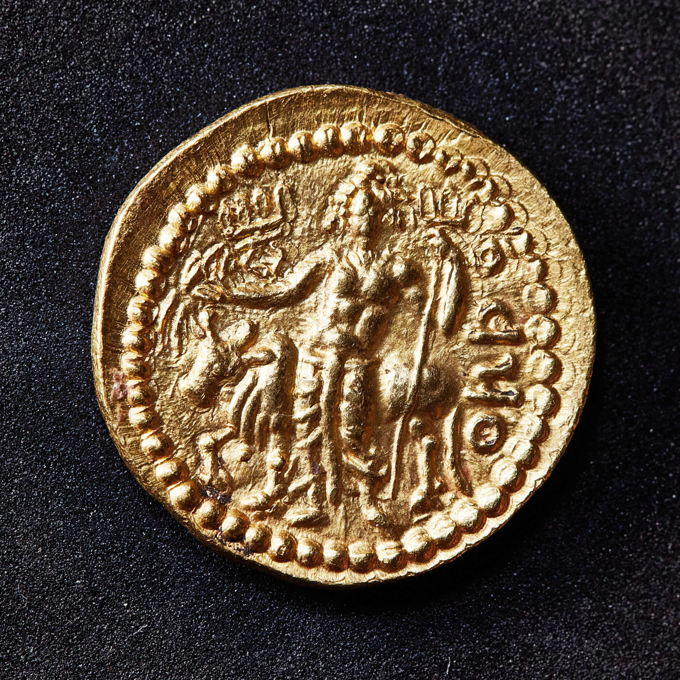 【俄甄集藏】2026年(050)04-01星期三 晚 19:30 全场包邮