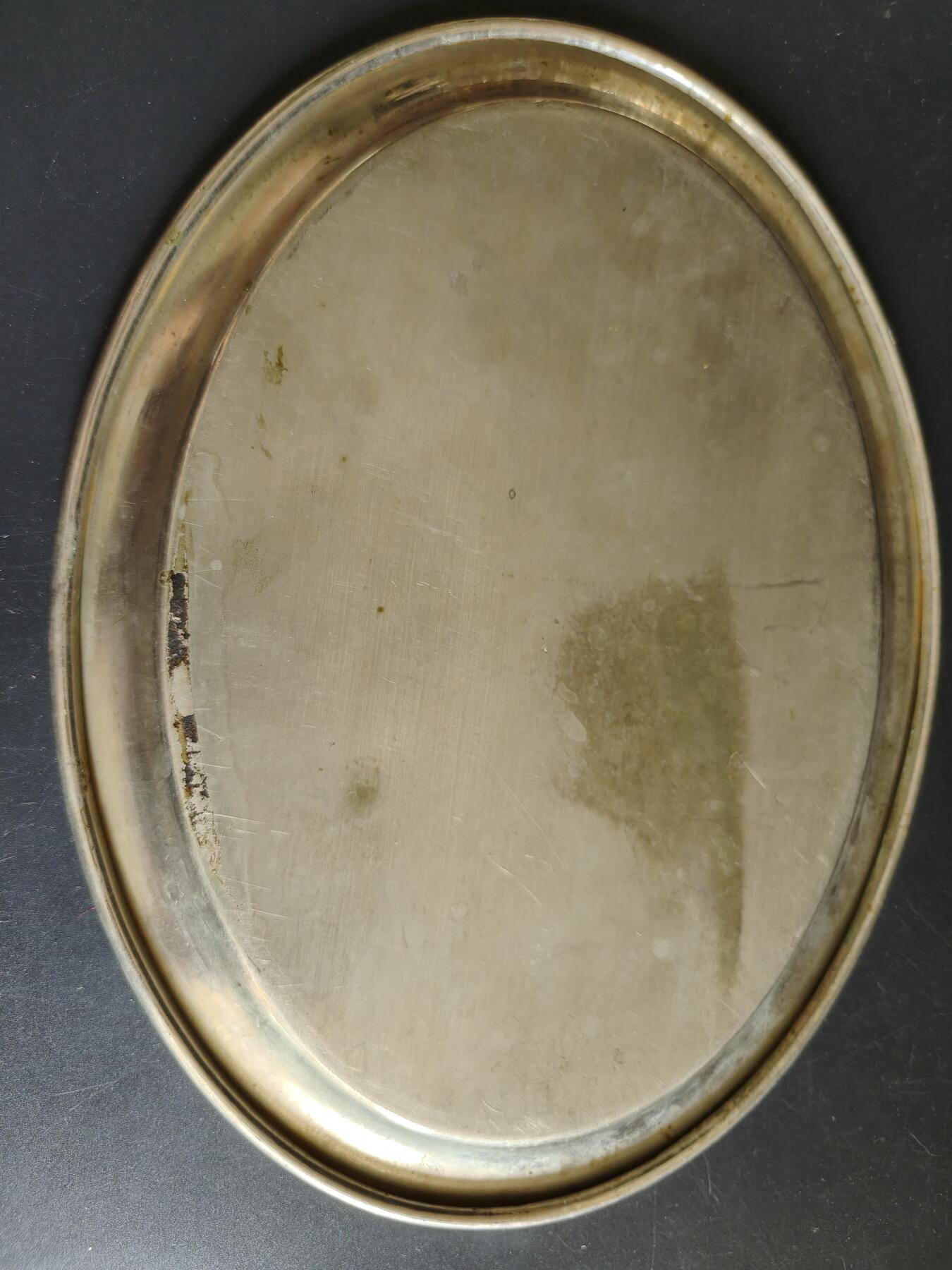 老王徽章第190期 德国1936年奥运会兴登堡号飞艇飞越柏林奥林匹克体育场纪念镀银盘        尺寸26×20.5cm      重量320g      带厂标