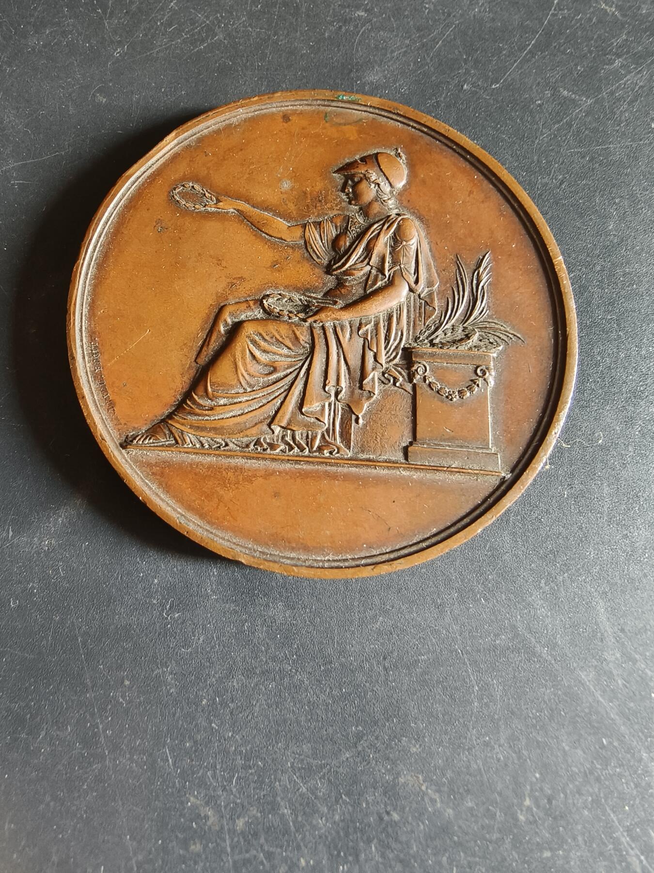 老王徽章第190期 法国1866年鲁昂市工业协会大铜章     原盒      手指铜标     直径68mm     重量159.5g