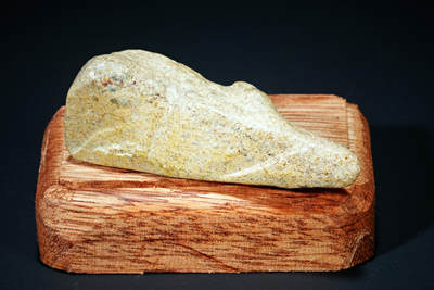 上海都达杂项专场102【全场包邮】  和田玉原石随型摆件连座94-137