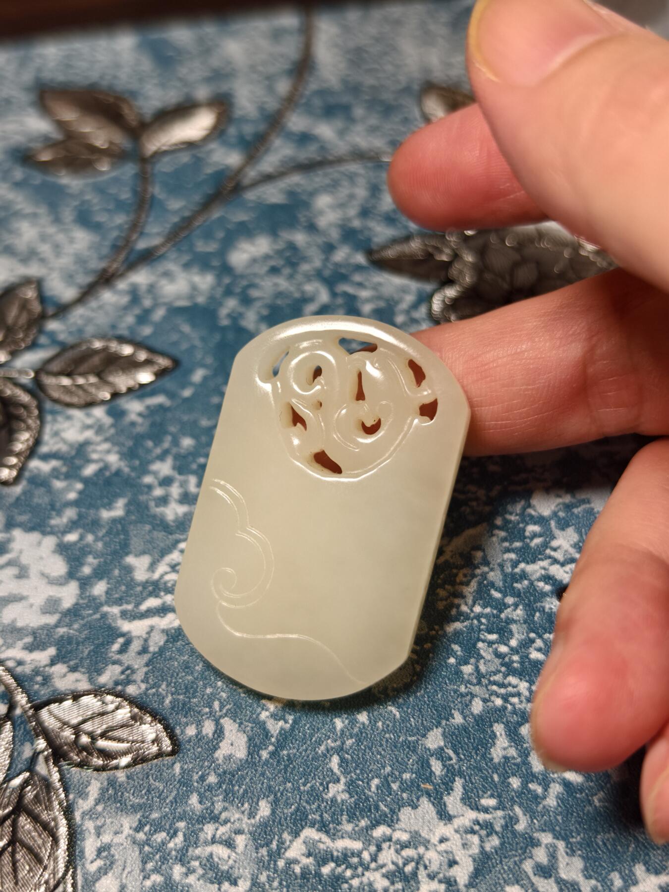 抚柳草堂-第二十期章牌钱币  奖章勋章免佣最后一期 满百包邮 放漏专场 和田玉牌子 手工雕刻细腻柔润 油性好白度高 打光无结构 尺寸47.5*30.2mm 厚7.3mm  高端品质  假一赔十