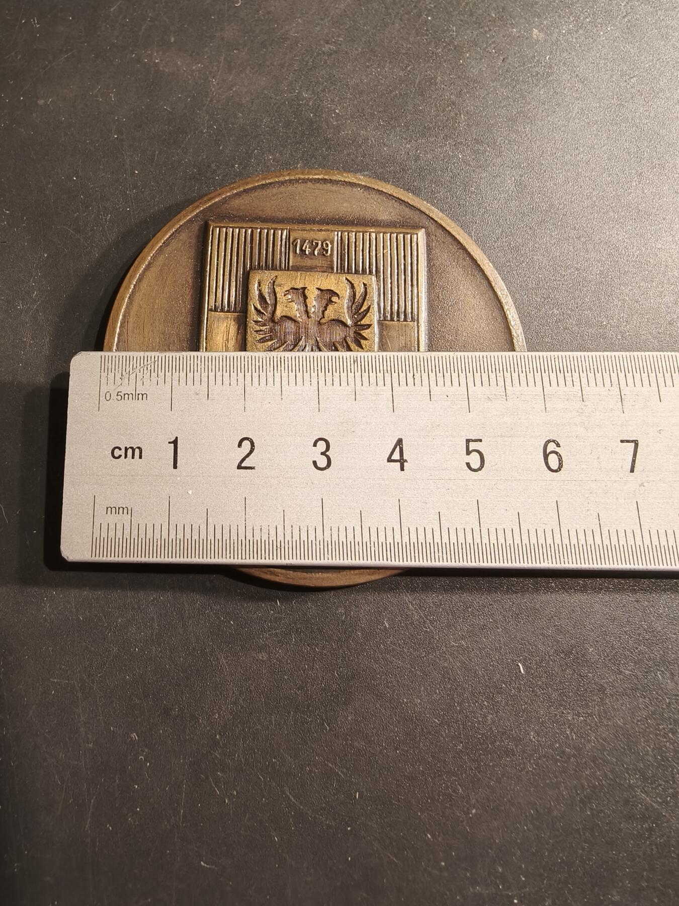 老王徽章第190期 法国第1步兵团纪念章    授予平斯曼上尉      直径58mm     重量83.9g