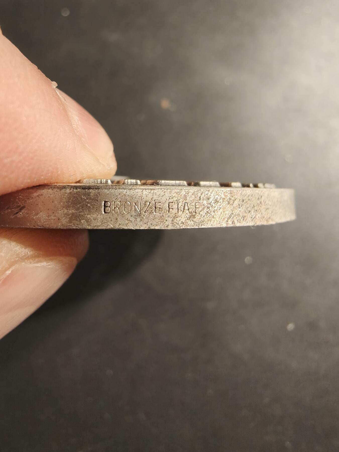 老王徽章第190期 法国外籍军团第1骑兵团第3中队镀银大铜章     直径72mm    重量163.5g