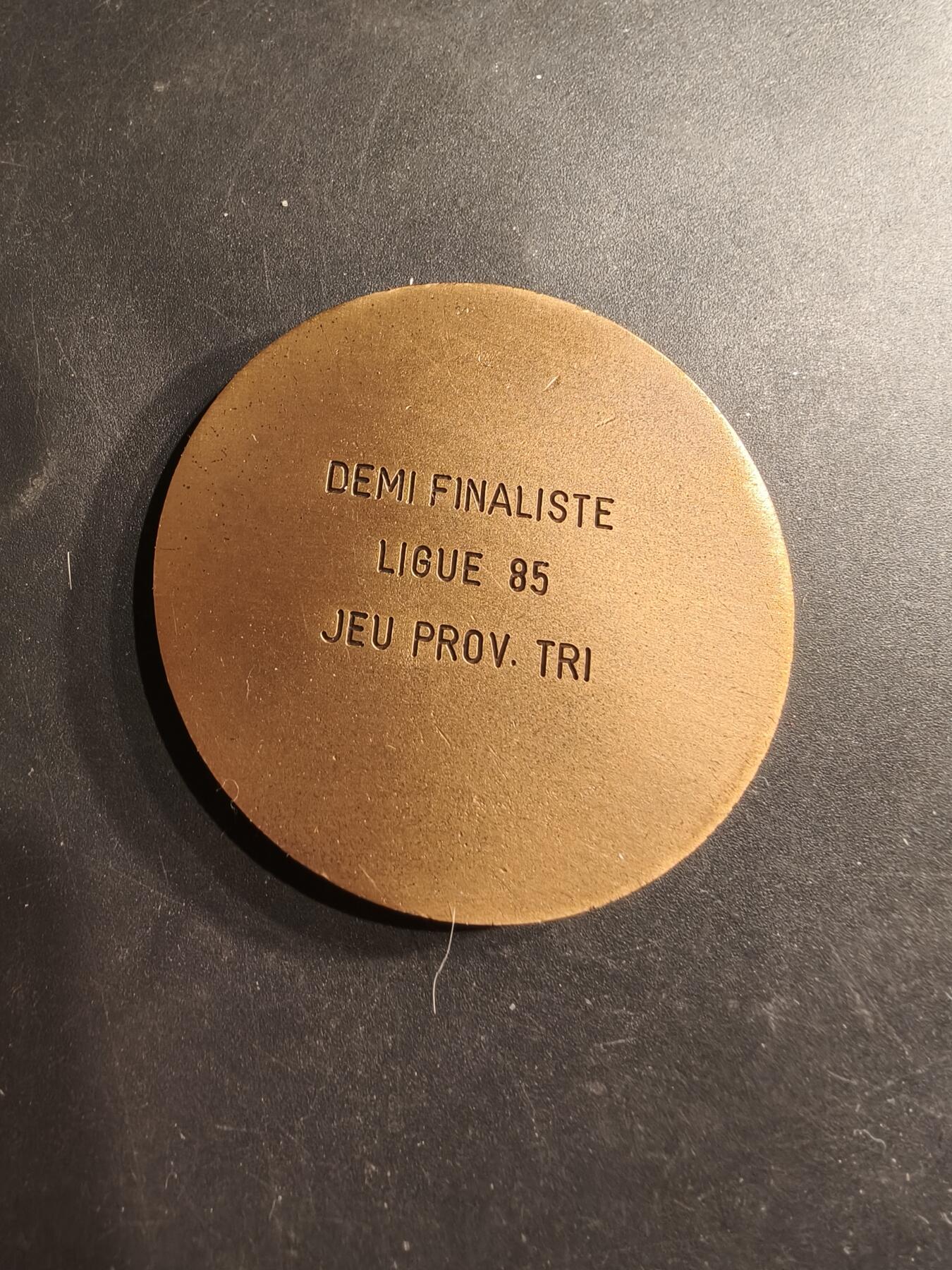 老王徽章第190期 法国长跑运动大铜章     直径50mm     重量53.6g