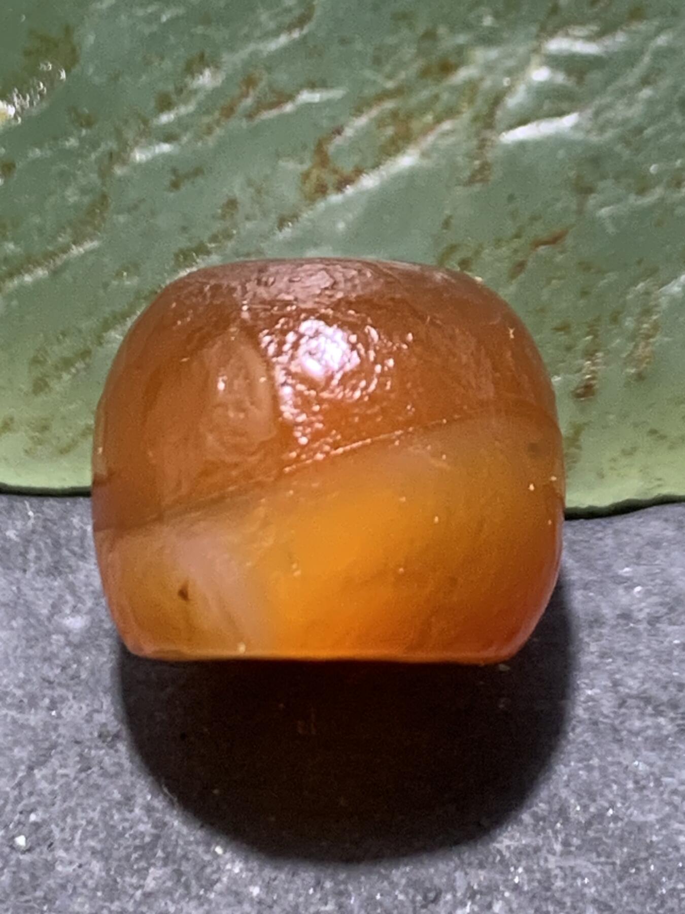 精美高玉化风化纹红白双色玛瑙老形桶珠一颗