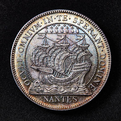 【俄甄集藏】2026年(050)04-01星期三 晚 19:30 全场包邮 - 法国19世纪南特商业法院银质代用币章，直径：31mm，重量：14克，布列塔尼三桅帆船设计精美，五彩包浆
