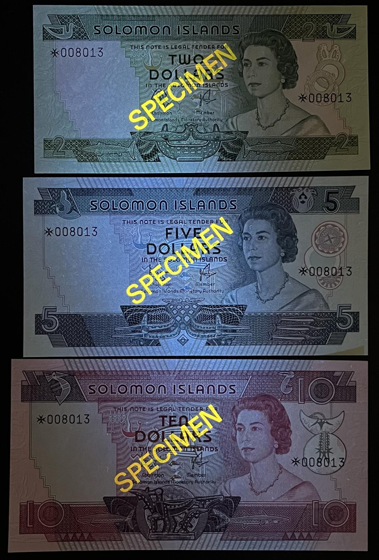 小福收藏拍卖第203期 裸钞场 本期有多张豹子号靓号 仅发行1000枚亚克力砖封蒙古20000图格里克帝国800周年纪念钞 瑞士200法郎 百慕大样钞洋葱冠全套 巴林首版大全套 卡塔尔四张套 越南 保加利亚 马其顿等多国精美纸币 所罗门群岛 1977年 2 5 10元 样钞 全同号008013 有证书和封套 3张套 unc