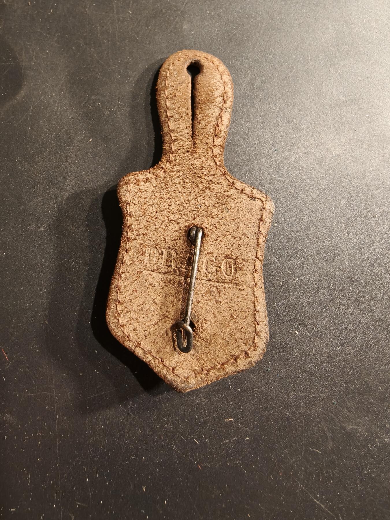 老王徽章第190期 法国陆军第8骠骑兵团证章      该团因1809年瓦格拉姆战役的出色表现而闻名