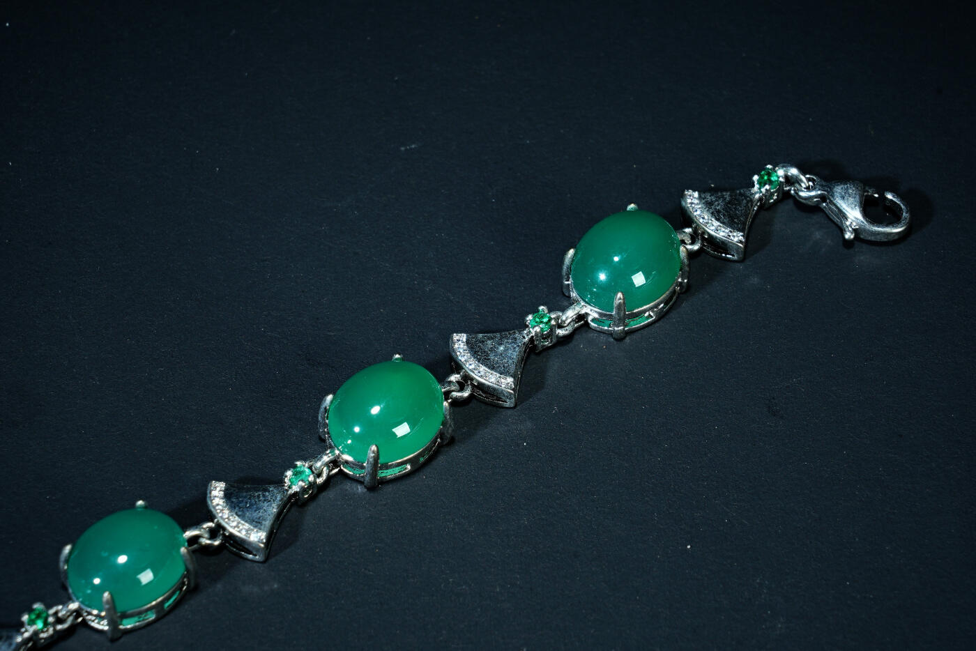 上海都达杂项专场六十九【全场包邮】 天然绿玛瑙 蛋面手链94-156