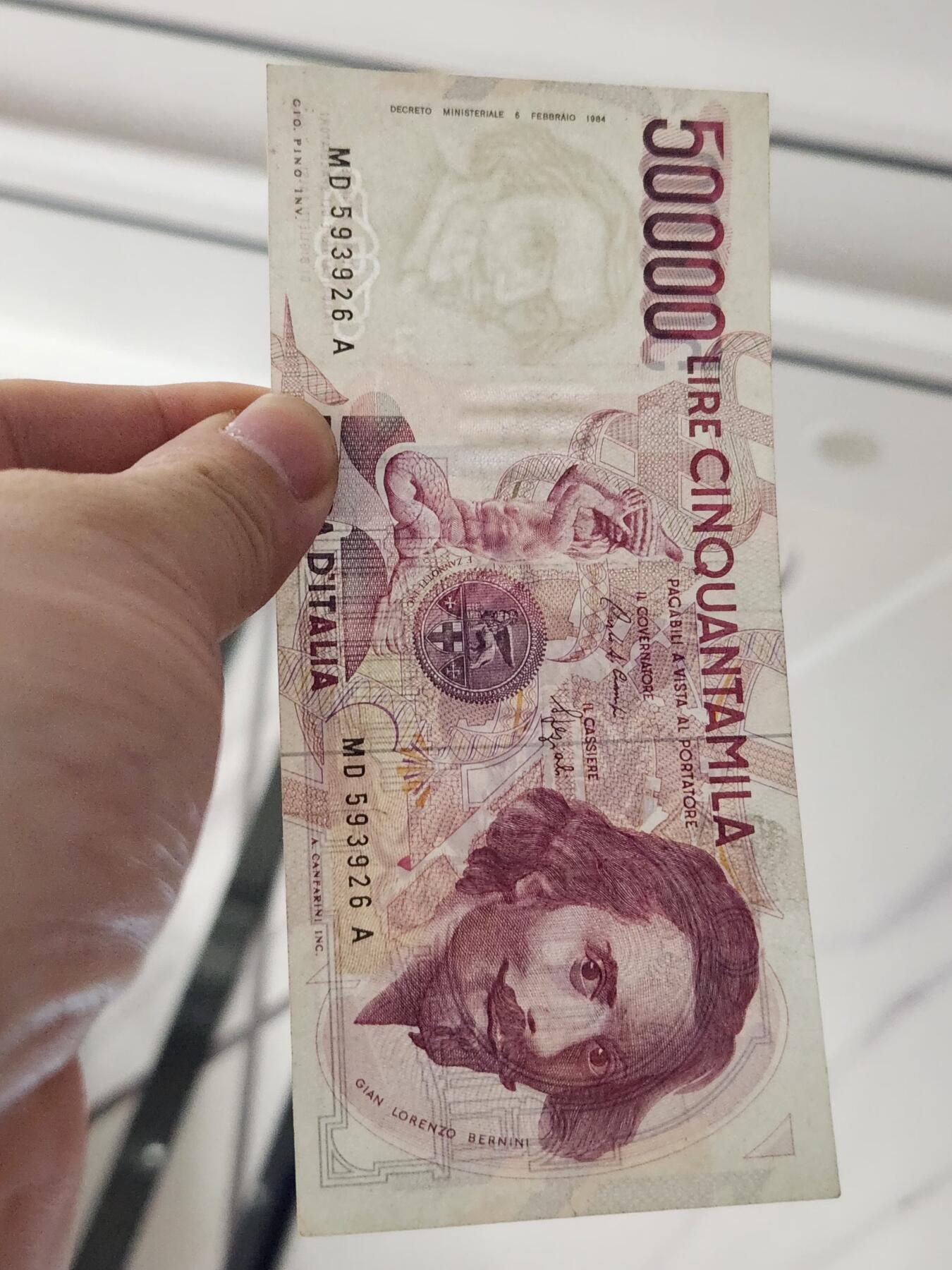 3月28号晚上8点 外国纸币自动截拍第47场 意大利50000极美品