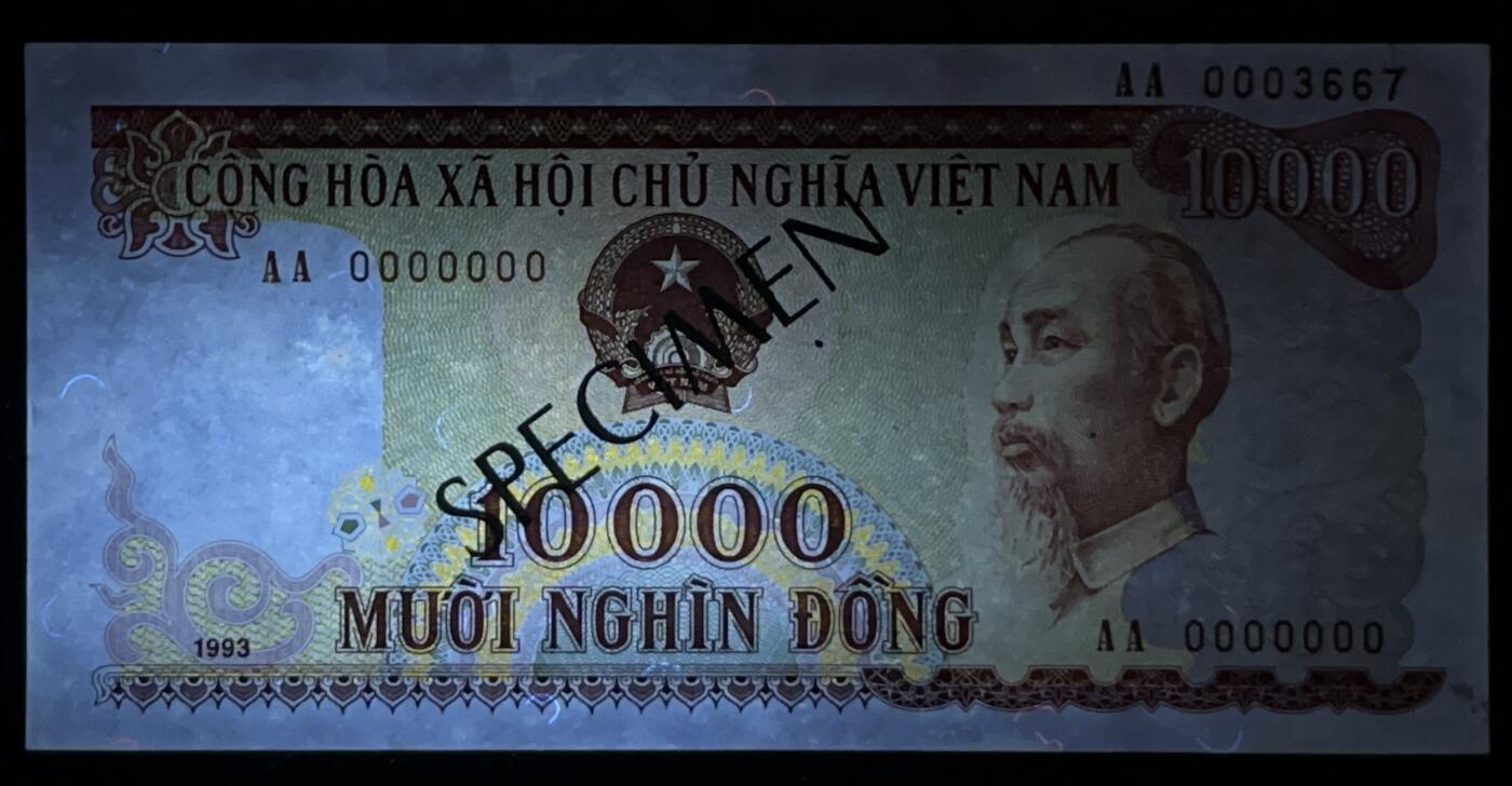 小福收藏拍卖第203期 裸钞场 本期有多张豹子号靓号 仅发行1000枚亚克力砖封蒙古20000图格里克帝国800周年纪念钞 瑞士200法郎 百慕大样钞洋葱冠全套 巴林首版大全套 卡塔尔四张套 越南 保加利亚 马其顿等多国精美纸币