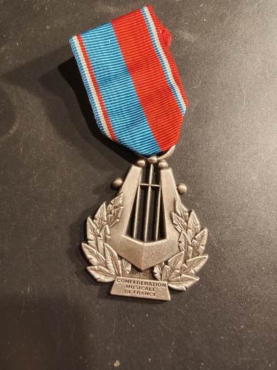 老王徽章第190期 - 法国银级音乐协会奖章