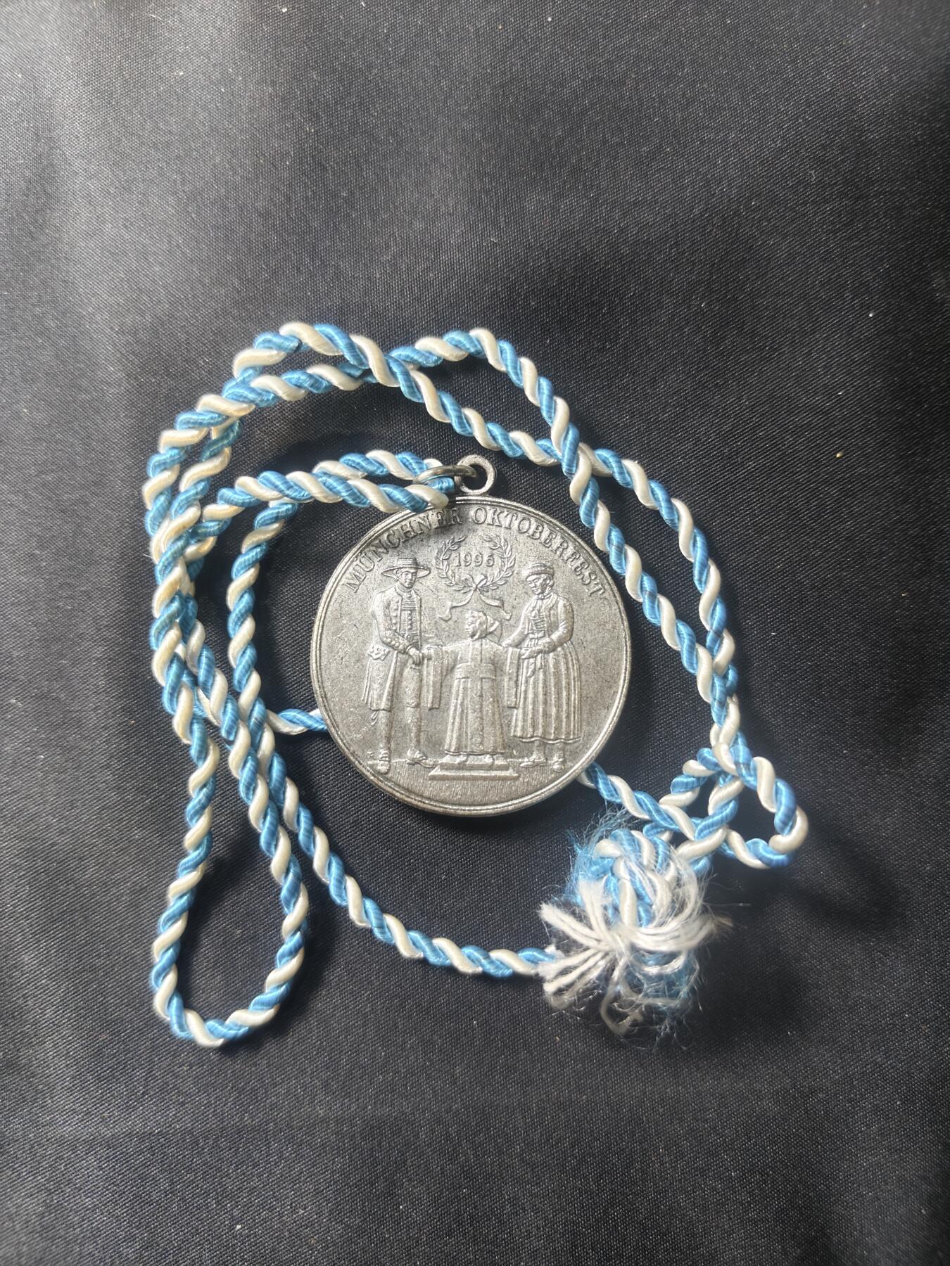 云宸嘉赏-勋臻文献佳藏优品精选场次（低佣 转发佣金红包） 联邦德国巴伐利亚州慕尼黑啤酒节（Oktoberfest）挂链纪念章 赠友佳品 装饰漂亮 