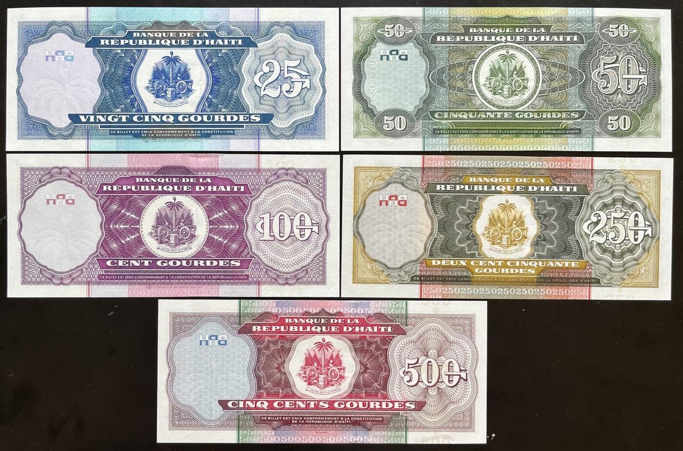 小福收藏拍卖第203期 裸钞场 本期有多张豹子号靓号 仅发行1000枚亚克力砖封蒙古20000图格里克帝国800周年纪念钞 瑞士200法郎 百慕大样钞洋葱冠全套 巴林首版大全套 卡塔尔四张套 越南 保加利亚 马其顿等多国精美纸币 海地 2000-2001年版 25 50 100 250 500古德 （其中1张无47 1张数3无47 1张无47尾8 ）1组5张 unc