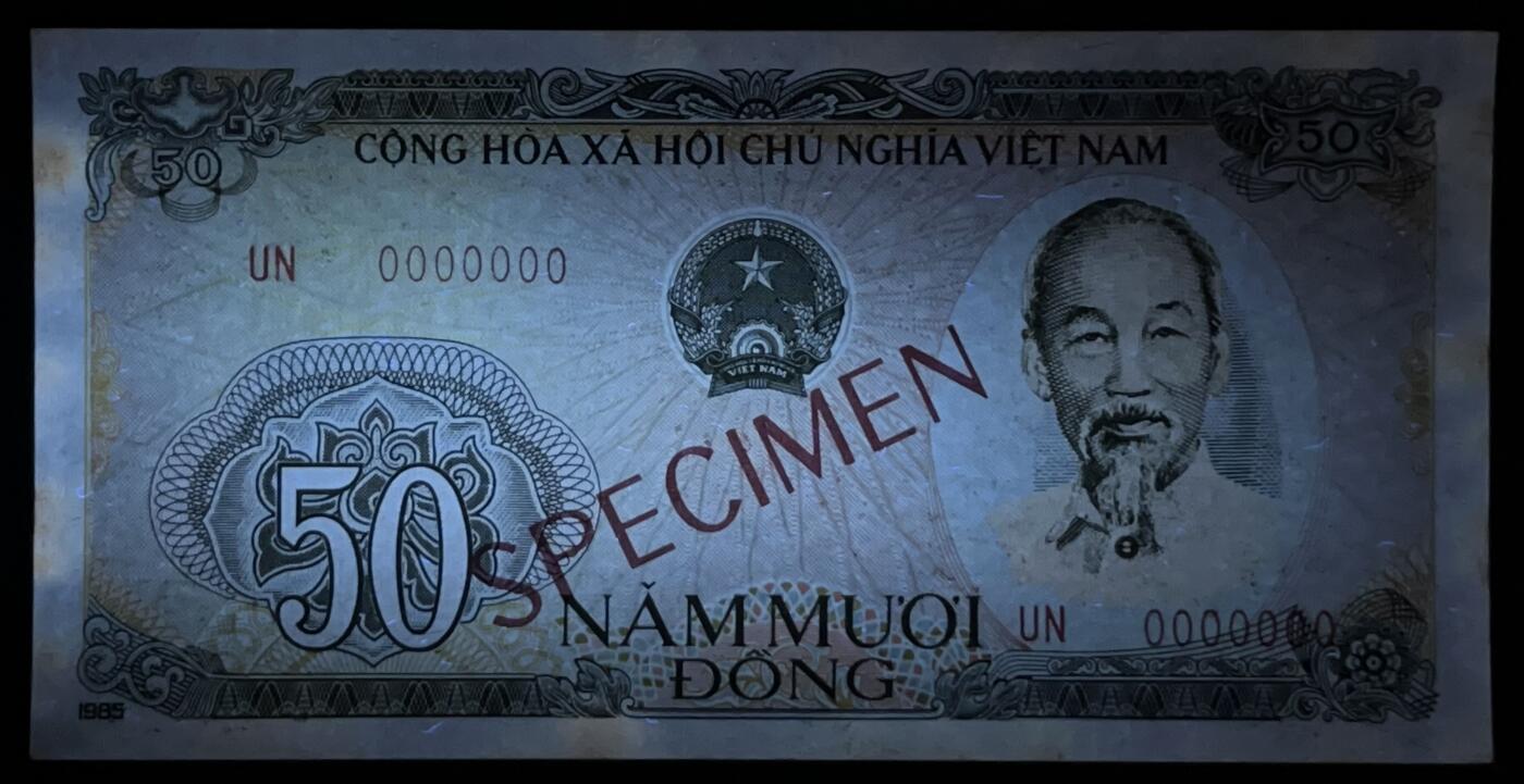 小福收藏拍卖第203期 裸钞场 本期有多张豹子号靓号 仅发行1000枚亚克力砖封蒙古20000图格里克帝国800周年纪念钞 瑞士200法郎 百慕大样钞洋葱冠全套 巴林首版大全套 卡塔尔四张套 越南 保加利亚 马其顿等多国精美纸币