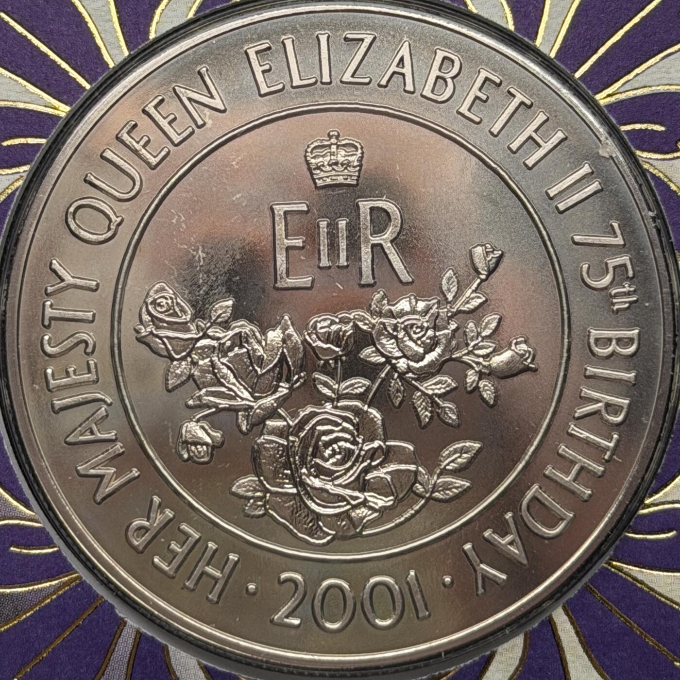 ＜星葵🌻钱币社＞第72期·东奔西走的硬币·3月31日发货 〈邮币封〉阿森松岛2001年女王诞辰75周年50便士克朗型纪念币