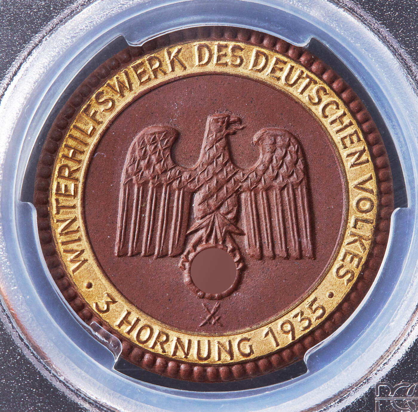 【俄甄集藏】2026年(050)04-01星期三 晚 19:30 全场包邮 德国第三帝国1935年德累斯顿德国人民冬季救济组织陶瓷纪念章，PCGS MS66，唯一评级记录，稀有品种，原图联系客服或至官网查询