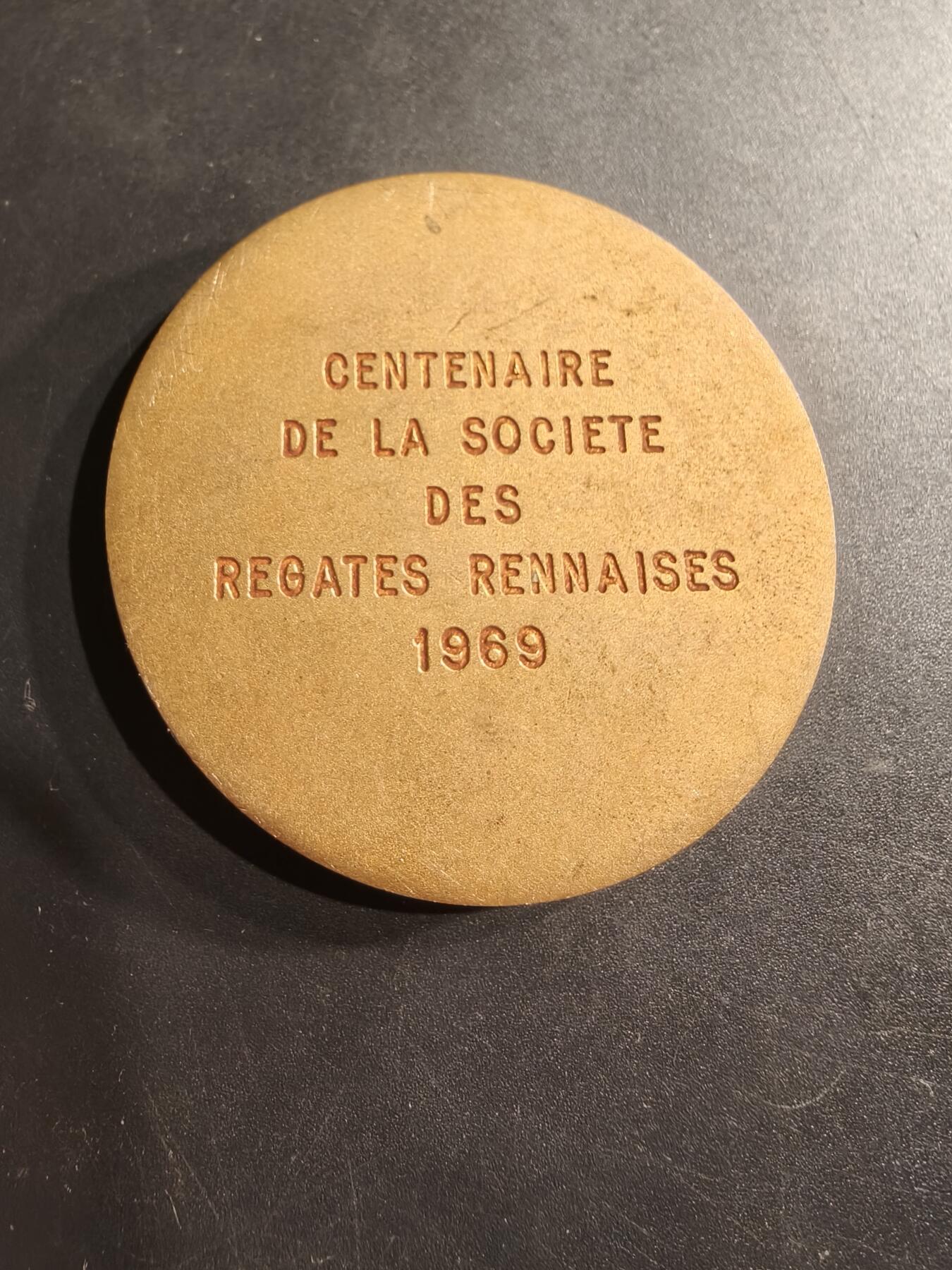 老王徽章第190期 法国雷恩帆船协会成立百年镀金大铜章     直径50mm    重量54.7g