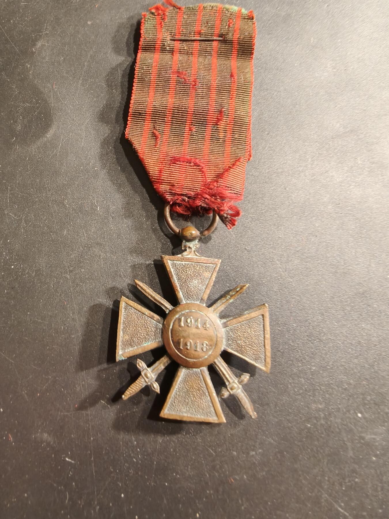 老王徽章第190期 法国1918战争十字奖章    1颗铜星勋饰