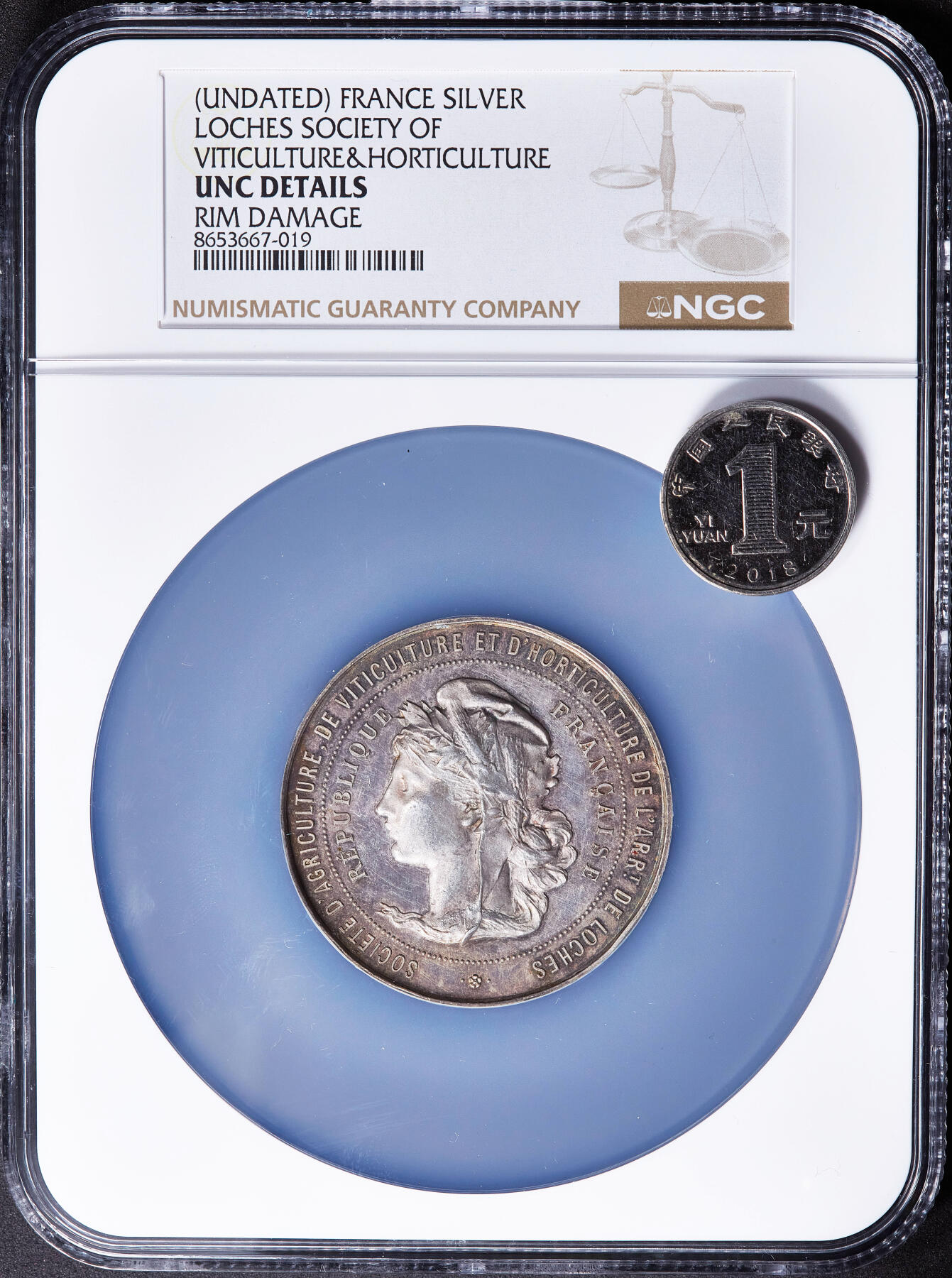 【俄甄集藏】2026年(050)04-01星期三 晚 19:30 全场包邮 法国19世纪玛丽安娜月桂叶冠少见头像版纪念洛什农业、葡萄种植与园艺协会表彰大银章，NGC UNCD，直径：52mm，原味五彩老包浆，高浮雕，少见品种