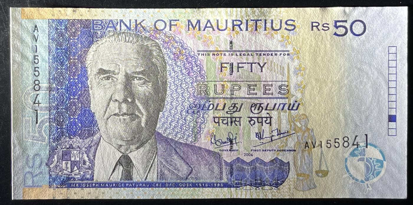 小福收藏拍卖第203期 裸钞场 本期有多张豹子号靓号 仅发行1000枚亚克力砖封蒙古20000图格里克帝国800周年纪念钞 瑞士200法郎 百慕大样钞洋葱冠全套 巴林首版大全套 卡塔尔四张套 越南 保加利亚 马其顿等多国精美纸币