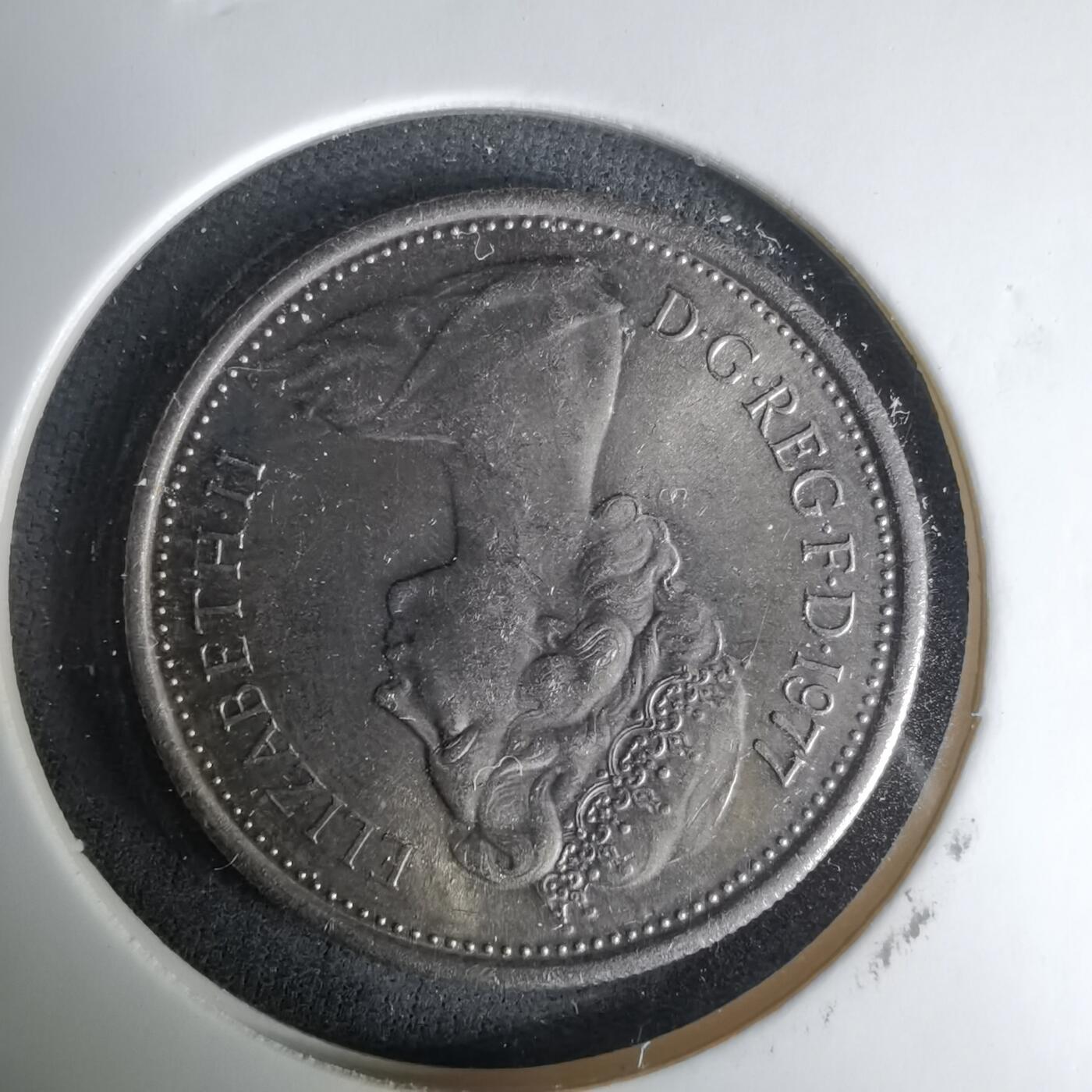 沼泽如烟--第1037场 英国1977年5便士