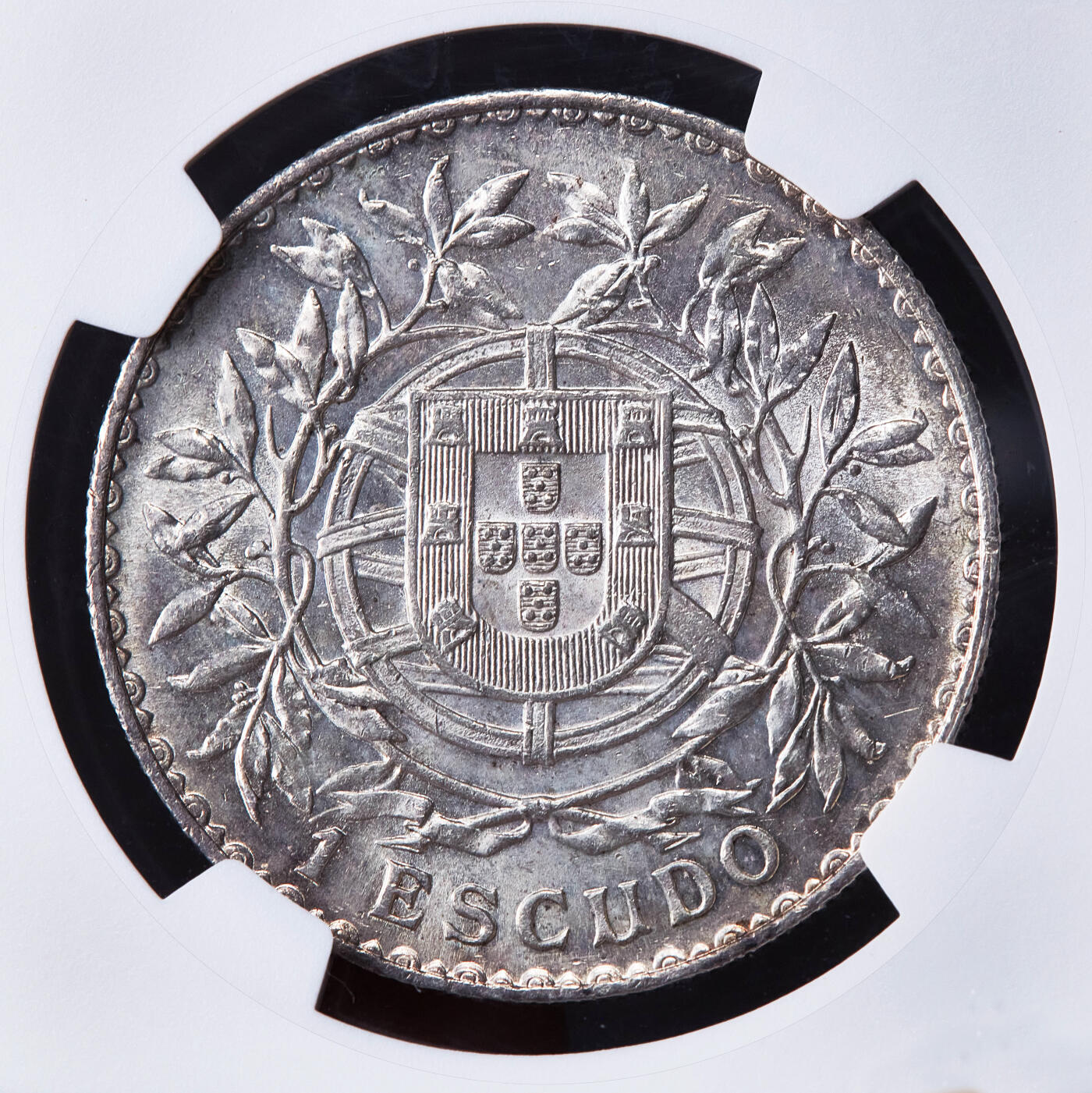 【俄甄集藏】2026年(050)04-01星期三 晚 19:30 全场包邮 葡萄牙1915年女神1埃斯库多银币，NGC AU58，共和后第一版硬币的主币，环彩包浆，原光品相