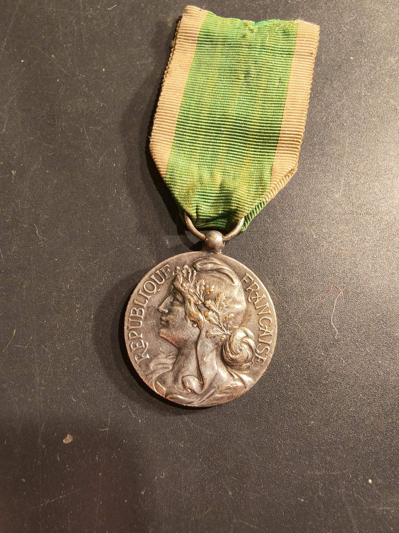 老王徽章第190期 法国中部音乐联合会纪念章